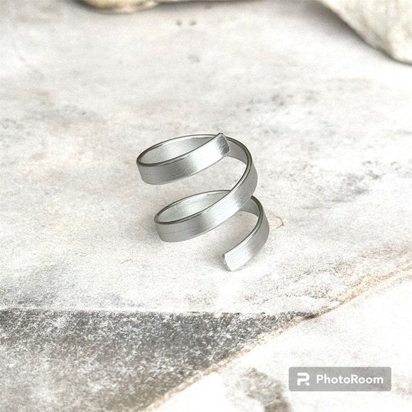 5 For $25💫Alternative Silver Aluminum Band Coiled Ring - Picture 6 of 7
